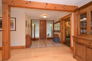 Foyer - Country homes for sale and luxury real estate including horse farms and property in the Caledon and King City areas near Toronto